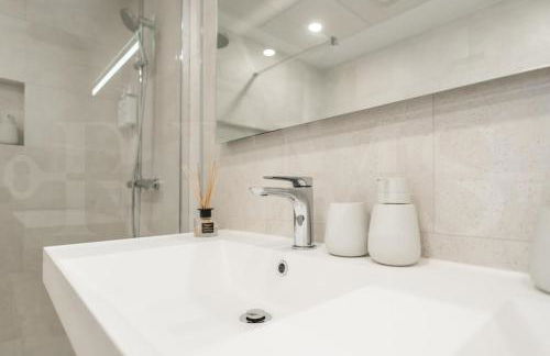 Elegant 2 bedroom gem with terrace and parking REMS - Foto 25