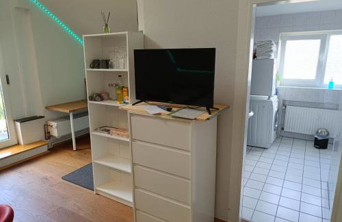 IN VILLA APARTMENT 56 qm Check-in,free parking, WIFI , TV, FULL KITCHEN - Foto 14