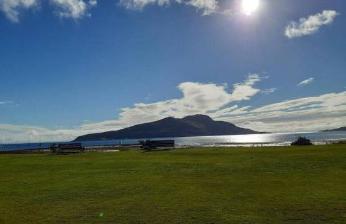 Cosy cottage with sea views close to local shops. - Photo 11