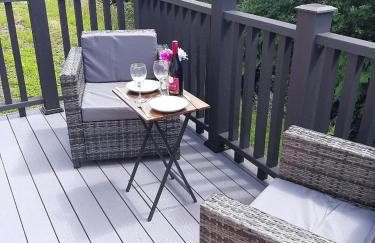 Min yr Afon - Cabin - Sleeps 2 - Hot Tub - Parking - Foto 59