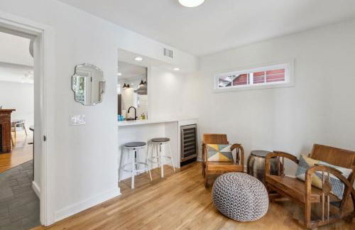 Rare Downtown Oasis | Private Pool + Parking - Foto 28