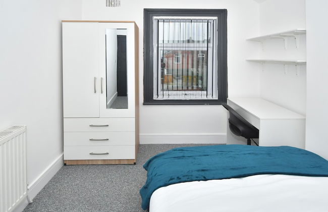 Townhouse @ 202 Walthall Street Crewe - Photo 8