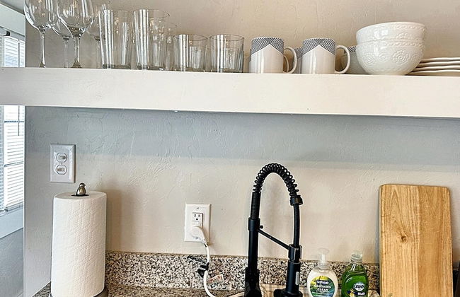 Cozy Charm Studio W 2BR I Fully Furnished - Photo 15