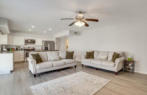 DFW Home Base! Quiet Suburb Stay with Yard - Foto 1