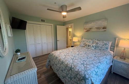 Coconut Castaway - Ocean Views, Walk to Beach, Golf Cart, Club Pool - Photo 16