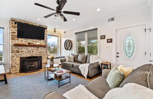 Foxfire - Secluded Zen Retreat with Spa & Views - Photo 23