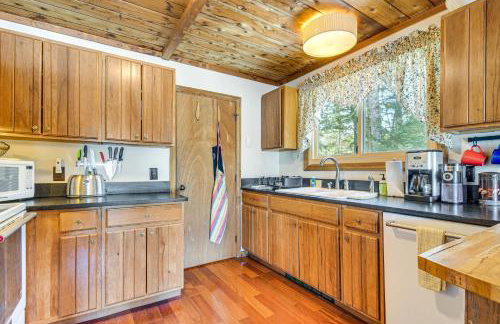 Million-Dollar View Waterfront Cabin in Bridgton! - Foto 7