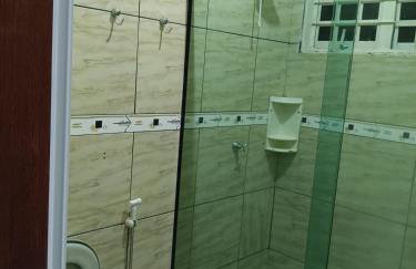 Casa espaçosa, com ar condicionado em todos os quartos - Foto 14