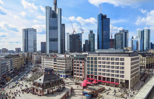 Arrival Transfer: Airport FRA to Frankfurt by Luxury Van - Photo 6