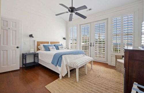 Relax and Enjoy the Spectacular Views in this Picturesque Home home - Foto 14