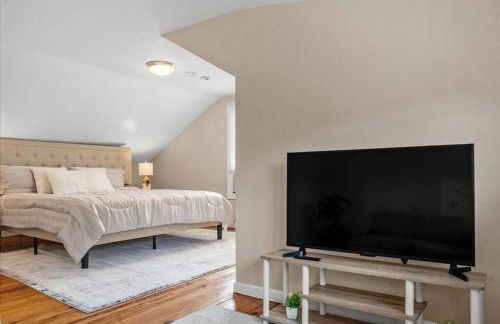 Entire Spacious Home Near DC - Photo 29