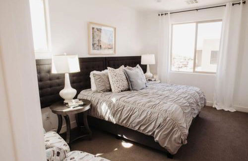 Townhome w Private Hot Tub Air Hockey and more - Foto 4