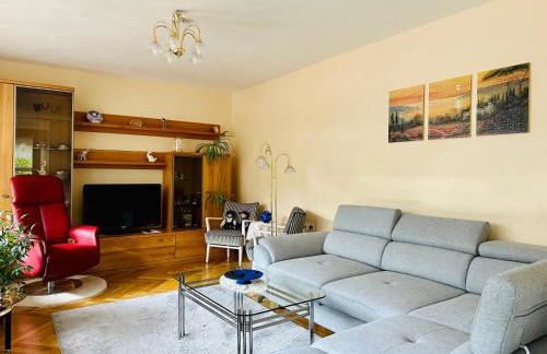 2,5-Zimmerwohnung mit Terrasse - KEINE Monteure - Foto 1