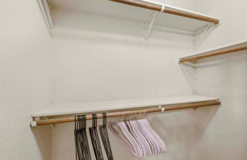 NEW Killeen 8-10 Bd sleeps max 10 ppl 5 min to Fort Hood Families Groups Pets Ok - Professionally Managed by Stay Albatross - Photo 18