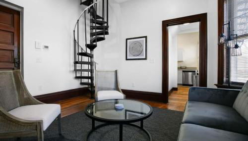 Victorian Cozy Retreat Steps to Cleveland Clinic - Foto 2