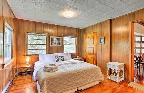 Wawayanda House on 62 Acres - Multiple Fireplaces! - Foto 17