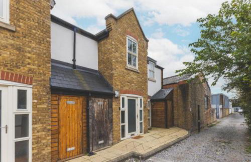 Elegant 1BDR Flat with Private Patio - Foto 25