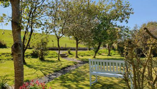 Crailloch Croft Cottages - Photo 3, Garden view