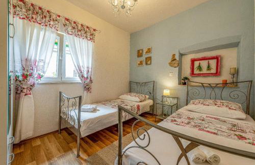 Adria Serenity Home with Hot Tub - Foto 7