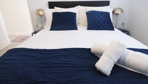 Stylish 4 Bed Home in Aylesbury, Buckinghamshire - Foto 2