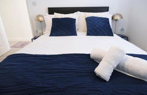 Stylish 4 Bed Home in Aylesbury, Buckinghamshire - Foto 2