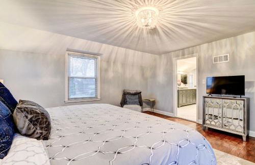 Luxurious Detroit Home - Walk to Golf and Park! - Photo 20