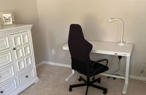 Lovely Woodlands home w/heated pool and spa! - Foto 23