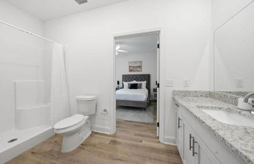 Relaxing 2BR2BA Space Modern Comfort - Foto 14