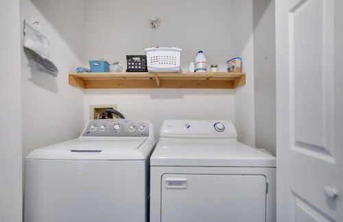 Experience Four Seasons in the Poconos - hot tub, lakeview - Foto 43