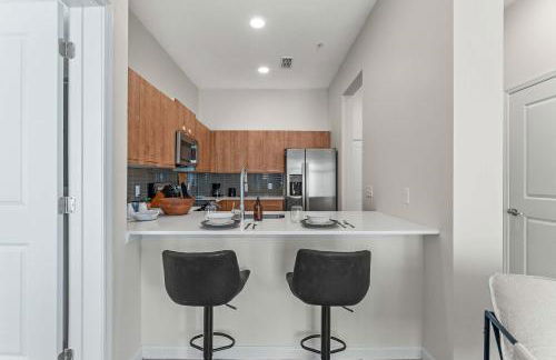 Riviere 2BR Apartment Pet Friendly Oasis Sleeps 6 Close to Epic Universe Pool & Gym - Foto 11