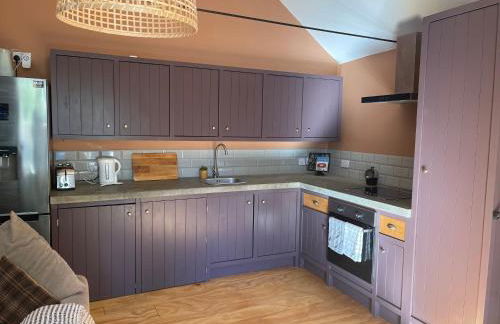 Top House -Stylish property in village location - Photo 3