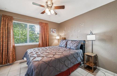 Lakeside Retreat with Private Boat Ramp home - Foto 6