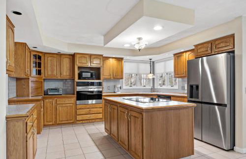 Entire Saunderstown Home with Pool - Foto 17