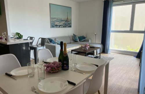 Lumière Parisienne Spacious 2BR Apartment with Terrace Free Parking Near Metro Line 13 - Foto 16