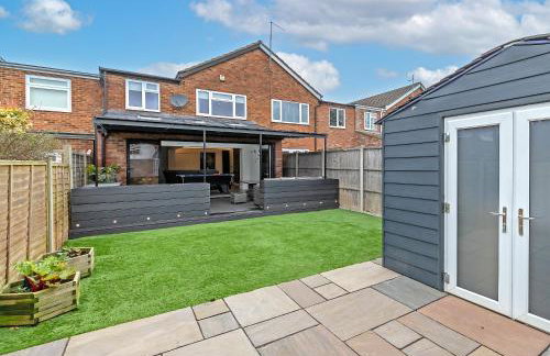 Contractors Dream~POOL TABLE~Close to Luton Airport~Three Double Bedrooms - Foto 6