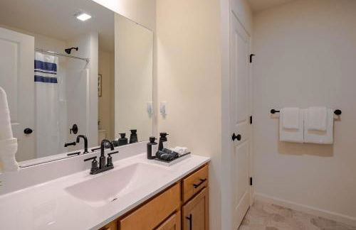 The Cobbin Luxe, Luxe Stay Minutes from Penn State - Foto 8