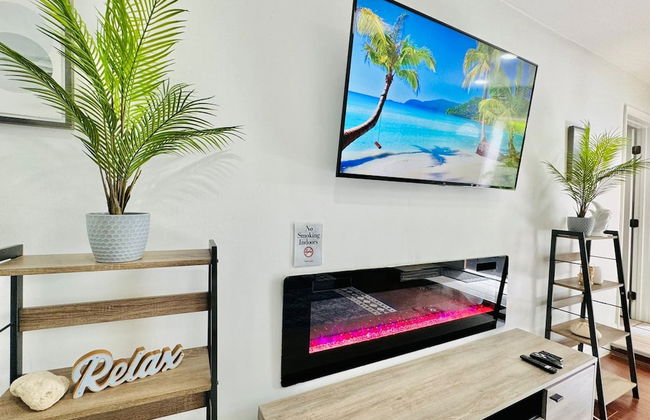 Riverfront King Bed Pool Nearby Beach - Foto 33