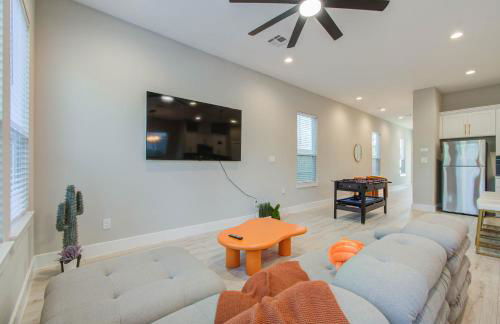 The Orange HTX by NRG Med Cent - Photo 19