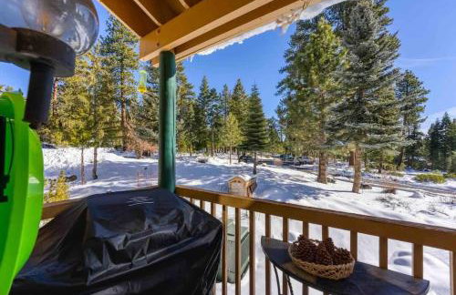 TahoeCozy with Pool Hot Tub and Near Northstar - Foto 37