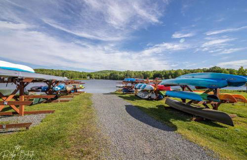 Boho Haven Hideaway - Walk to Pool,Theater,Arcades, Firepit, Lake Access - Foto 57