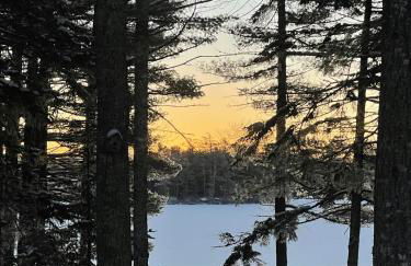 Beautiful Maine Retreat 4 Bdrm Lakeside Cottage - Foto 6