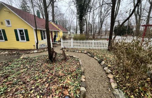 Maplewood Cottages 2 - Photo 11