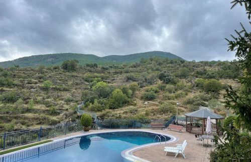 Mansión con Jacuzzi a 40 grados, gran piscina y Pádel - Photo 7