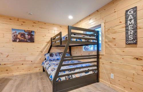 Riverfront Michigan Cottage with Fire Pit and Kayaks! - Foto 21