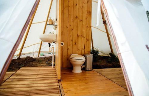 Stylish Camping Tents Set on an Organic Farm in Hudson Valley, New York State - Foto 6