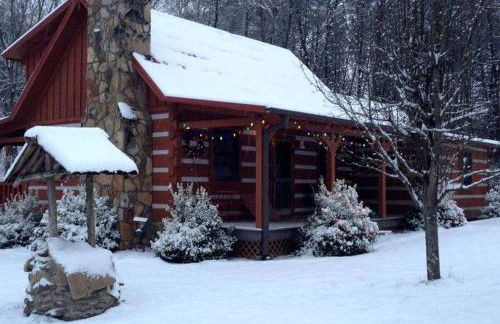 Tranquil Cabin with Hot Tub & Creek Views Near Bass Pro, Kodak Tennessee - Foto 12