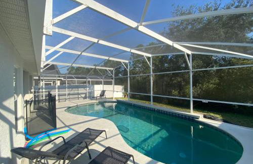 3 Bedroom Villa with Poolside Cinema and Games Room Close to theme Parks sleeps 6 - Photo 40