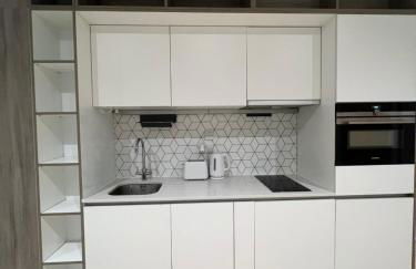 Voyager Haus Apartments, EV Charging Stations, London Heathrow Airport, LHR, Terminal 4, RE-Energise & GO - Foto 41