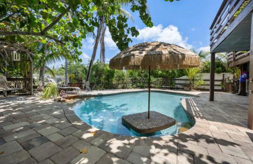 Gulf Access Waterfront Oasis with Heated Pool! Near Beach & Mercato! - Foto 38