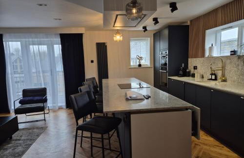 Newly Renovated Flat with Parking space - Foto 6